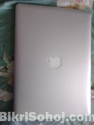 Apple Macbook